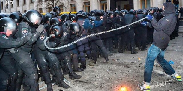 Чтобы никогда не забыть: 70 самых впечатляющих кадров Евромайдана в Киеве. ФОТОрепортаж Чтобы никогда не забыть: 70 самых впечатляющих кадров Евромайдана в Киеве. ФОТОрепортаж