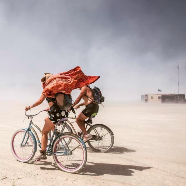 Лучшие снимки и видео людей и инсталляций на Burning Man 2016
