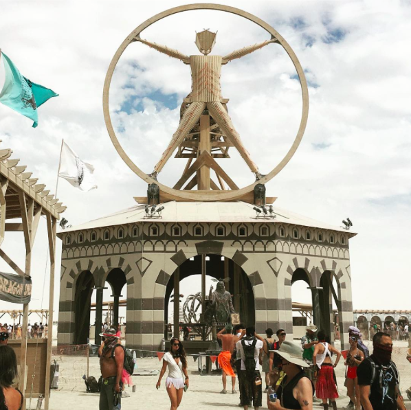 Лучшие снимки и видео людей и инсталляций на Burning Man 2016
