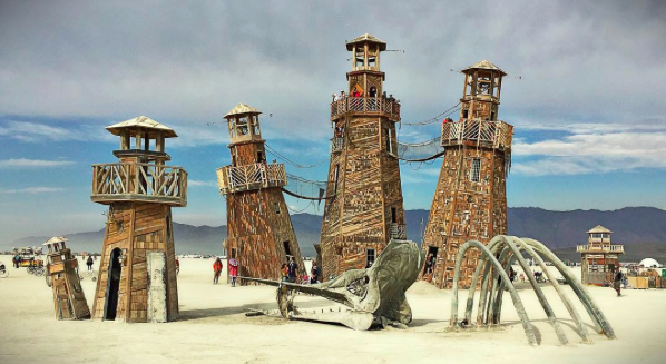 Лучшие снимки и видео людей и инсталляций на Burning Man 2016