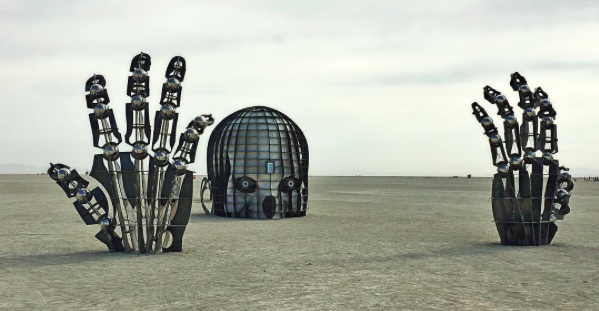 Лучшие снимки и видео людей и инсталляций на Burning Man 2016