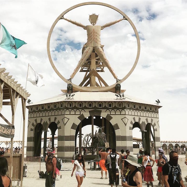 Лучшие снимки и видео людей и инсталляций на Burning Man 2016