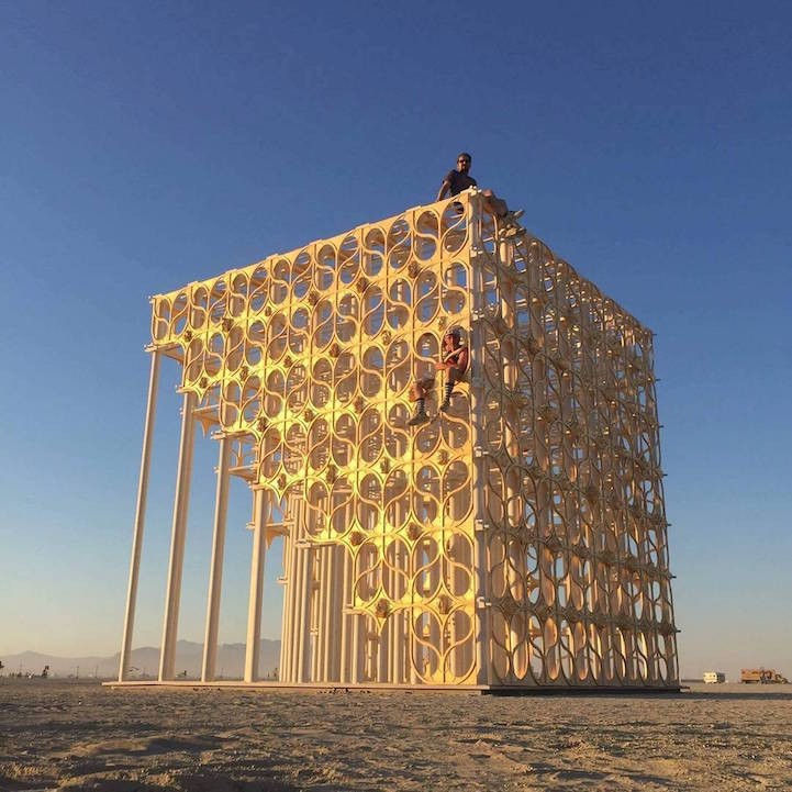 Лучшие снимки и видео людей и инсталляций на Burning Man 2016